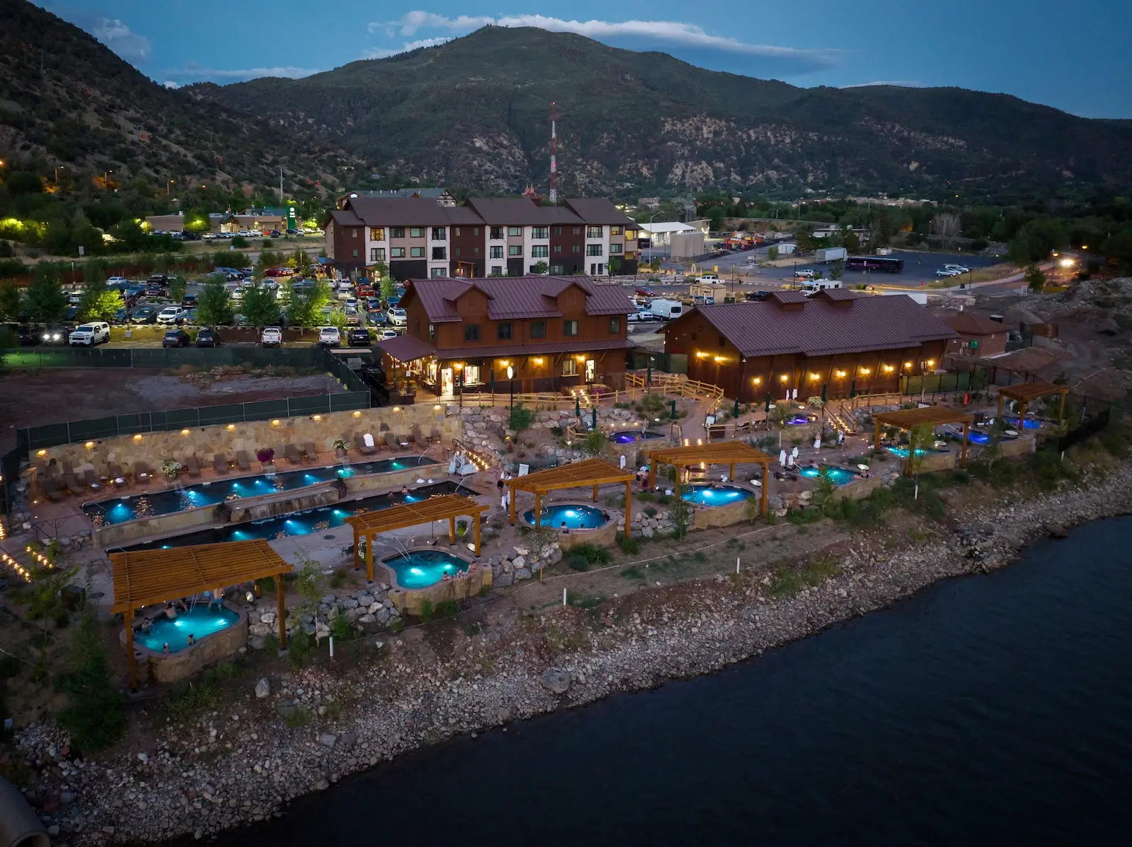 mrchauffeurcolorado | private shuttle