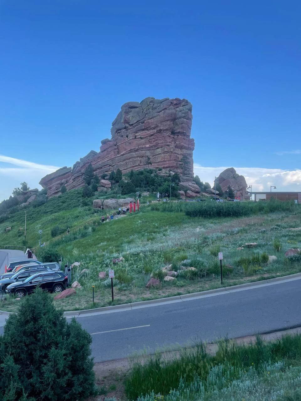 Denver to Red Rocks Private Shuttle: Scenic Trip to Amphitheatre