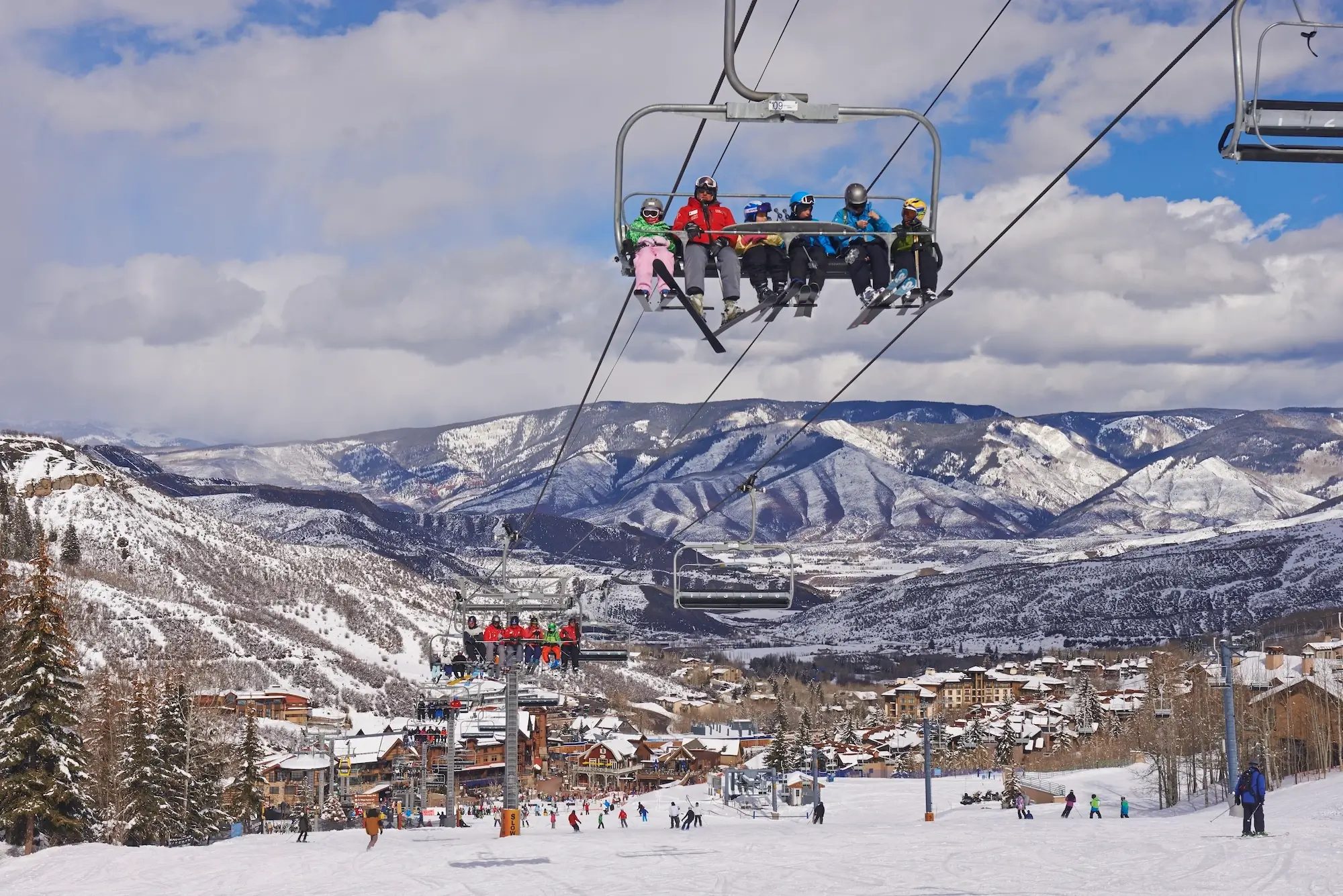 Aspen ski lift and resort slopes. Private airport shuttle service to Aspen by Mr. Chauffeur Colorado.