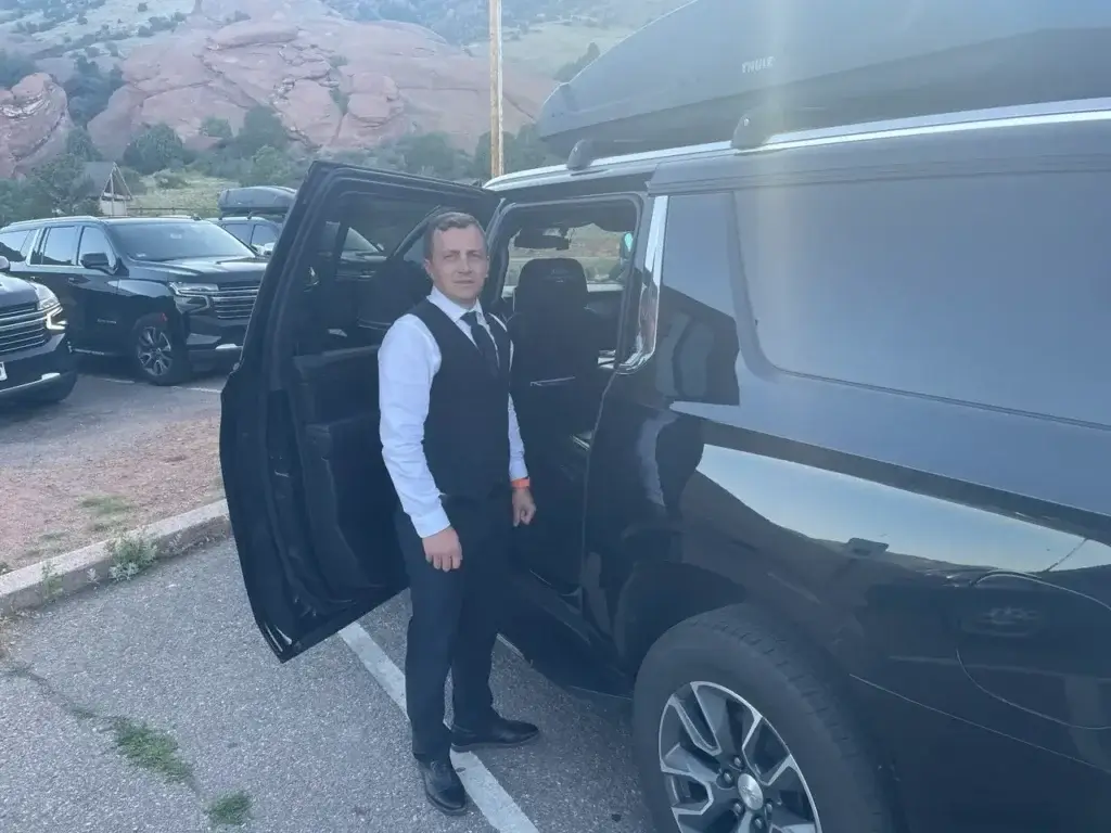 Denver to Red Rocks Car / Limo Service